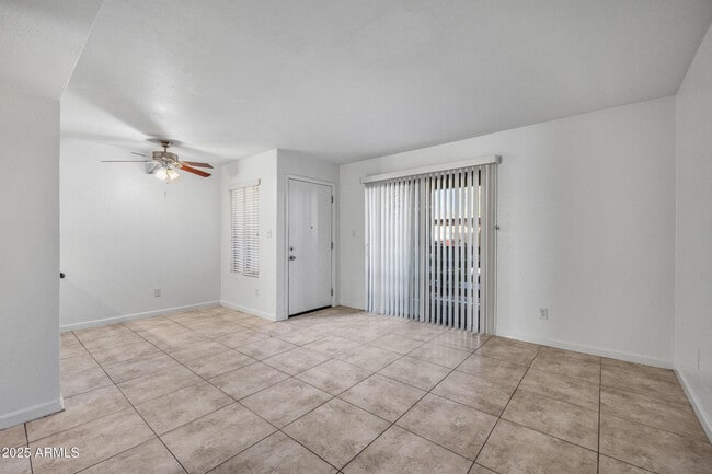 Foto del edificio - 1241 N 48th St