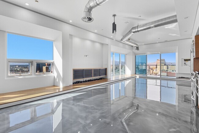 Foto del edificio - Newport Lofts 1813