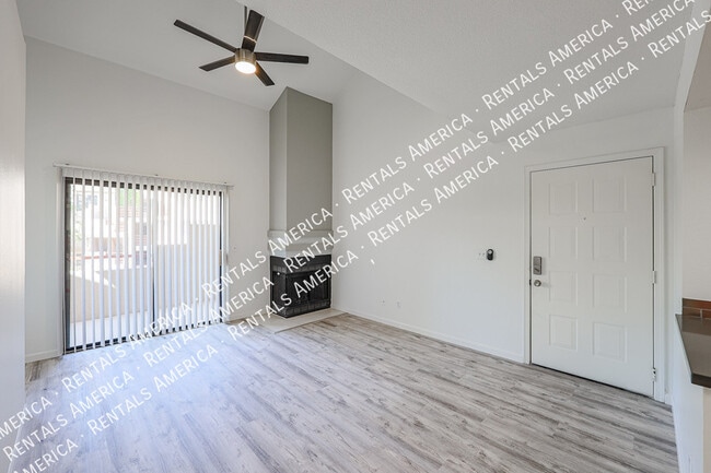 Building Photo - 4850 E Desert Cove Ave