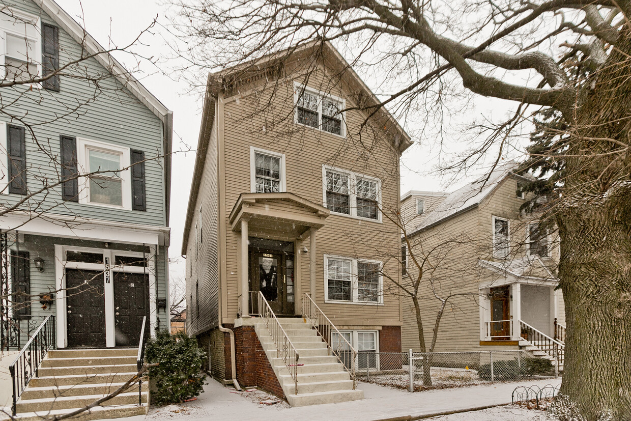 Primary Photo - 1535 W Barry Ave