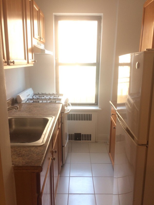 Primary Photo - 49-22 Skillman Ave