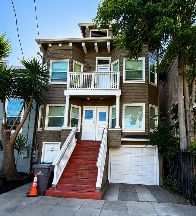 Building Photo - 2533 Filbert St