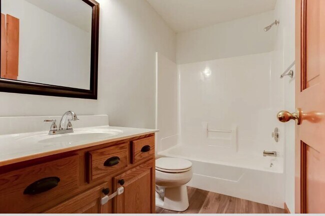 Foto del edificio - 15346 Flower Way