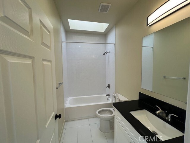 Foto del edificio - 6162 Outlook Ave