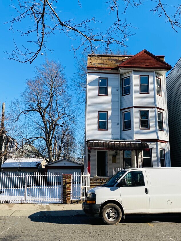 Primary Photo - 92 N 15th St