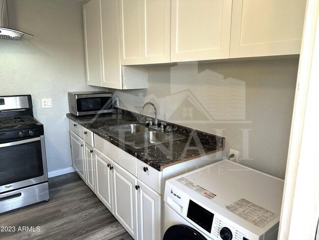 Foto del edificio - 2726 E Willetta St