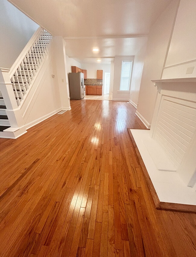 Building Photo - 1366 Narragansett St