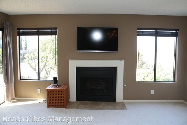 Building Photo - 2 br, 2 bath House - 2600 E. Panorama Driv...