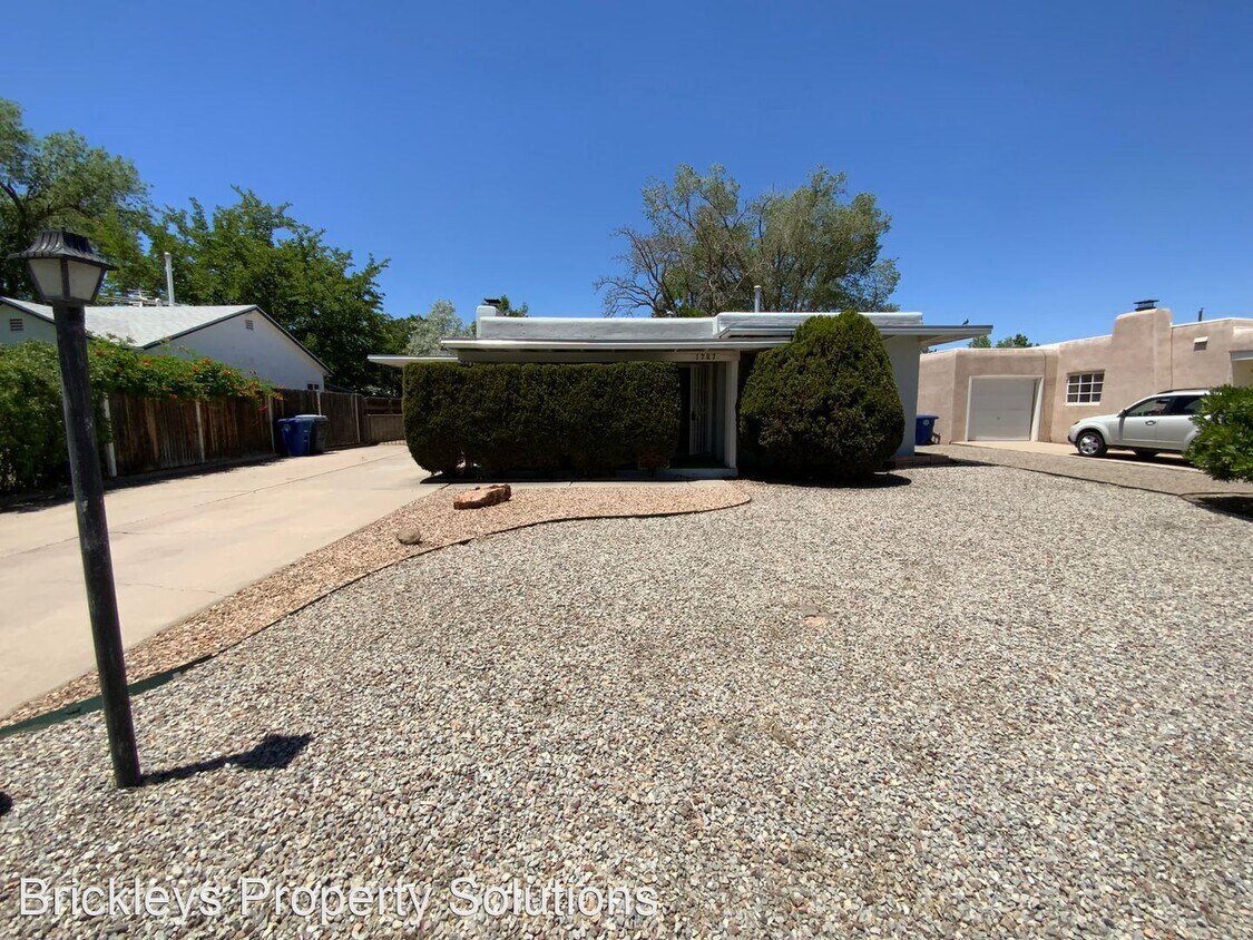 3 br, 1.5 bath House 1727 Solano Dr. NE House Rental in Albuquerque, NM