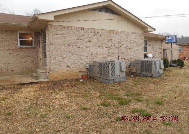 Foto del edificio - 7627 Middle Valley Rd