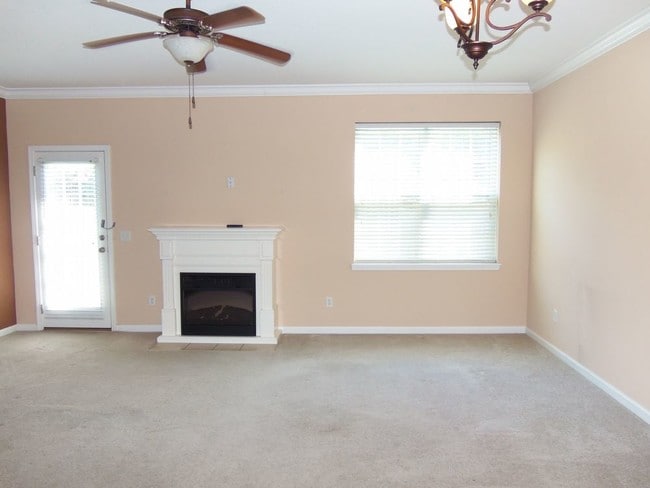 Building Photo - Lonesome Pine - Townhouse