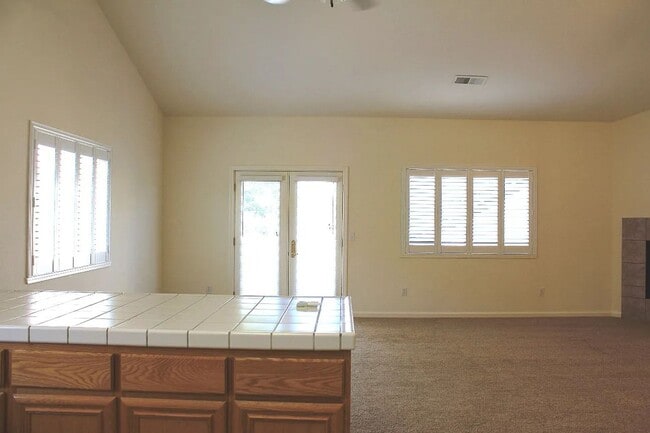 Building Photo - 1072 Mockingbird Hill