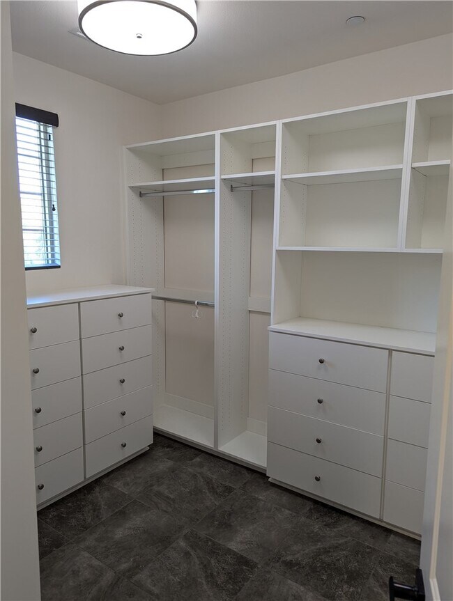 Building Photo - 20 Lancea Pl