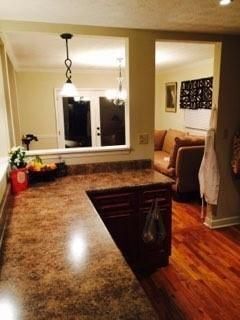 Foto del edificio - 2449 Woodhill Ln