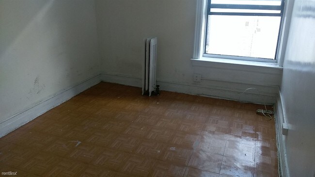 Building Photo - 373 96th St