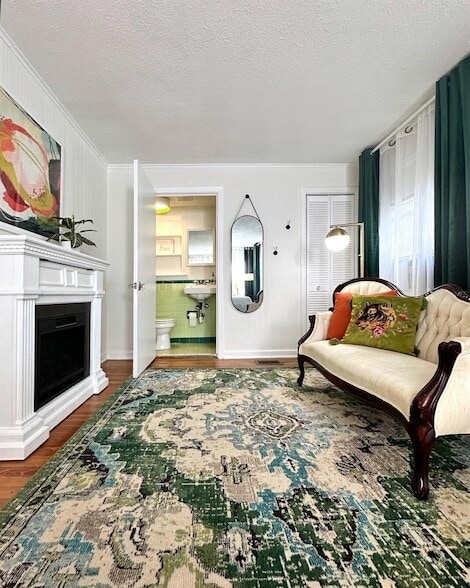 Building Photo - 333 9th Ave N