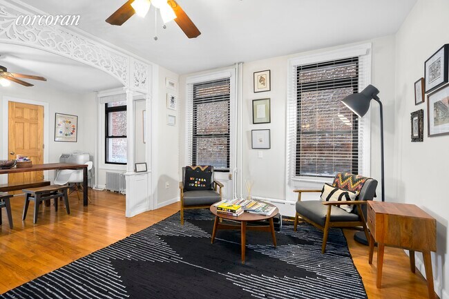 Building Photo - 747 Manhattan Ave