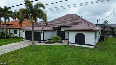 Building Photo - 2110 SW 38th Terrace
