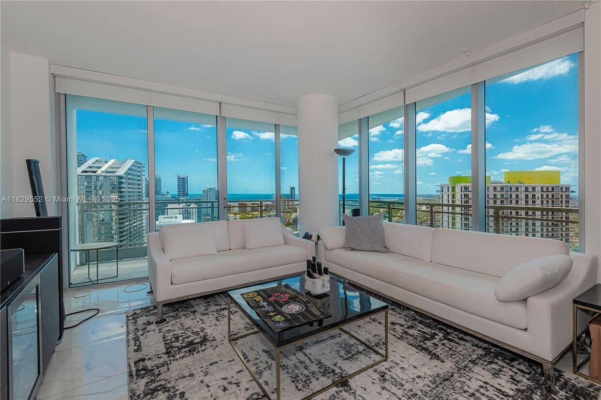 Foto principal - 92 SW 3rd St