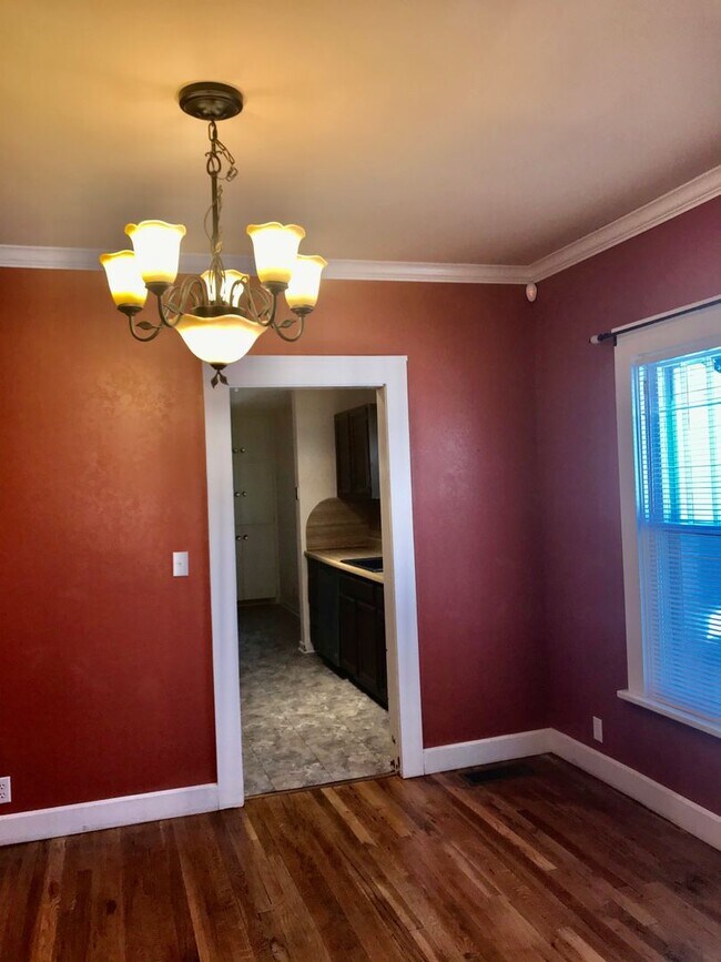 Foto del edificio - 4 Bedroom, 2 Bath in Sunset Terrace!