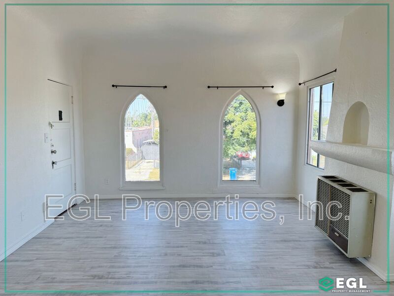 Primary Photo - 5036 1/2 Denker Ave.