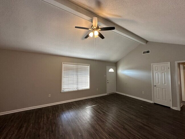 Foto del edificio - 7098 Markim Dr