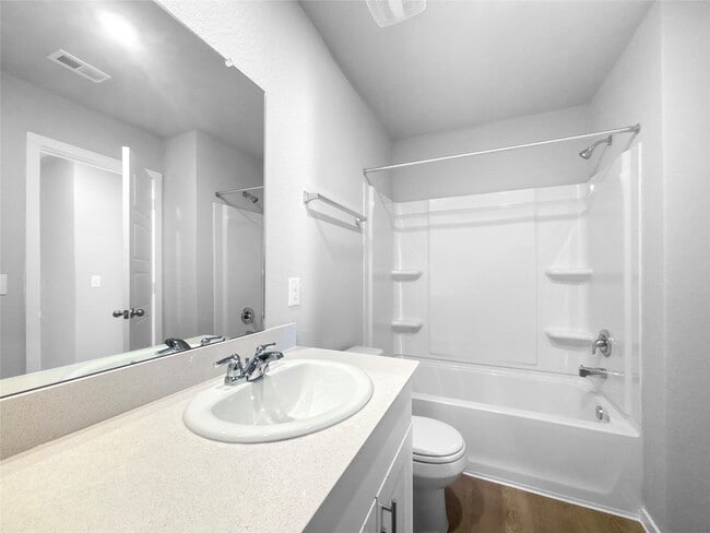 Building Photo - 632 Levine Ct