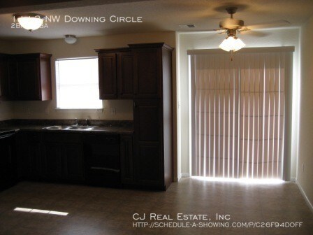 Foto del edificio - 1113 NW Downing Ct