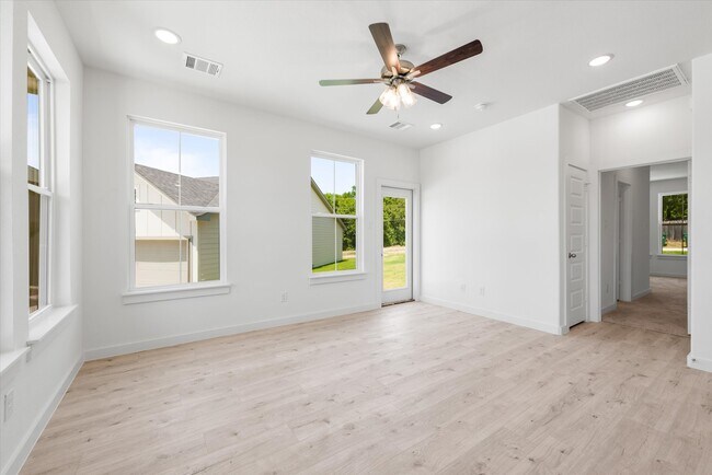 Foto del edificio - 1207 Chestnut Ct