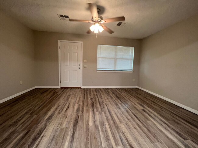 Building Photo - 439 NW 53rd St