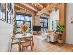 Building Photo - 404 N Washington Ave