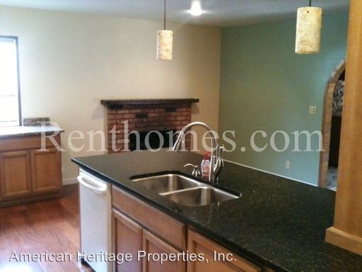 Building Photo - 3243 Meadow Ln