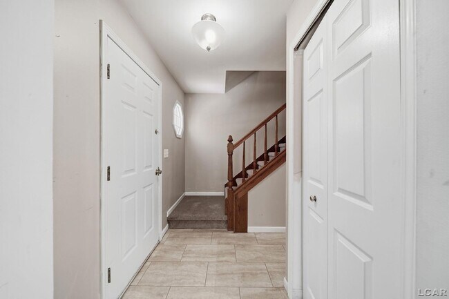 Foto del edificio - 716 Pierce Ct