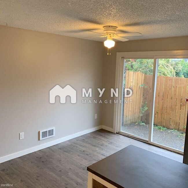 Foto del edificio - 3 br, 1 bath House - 1417 Van Buren St