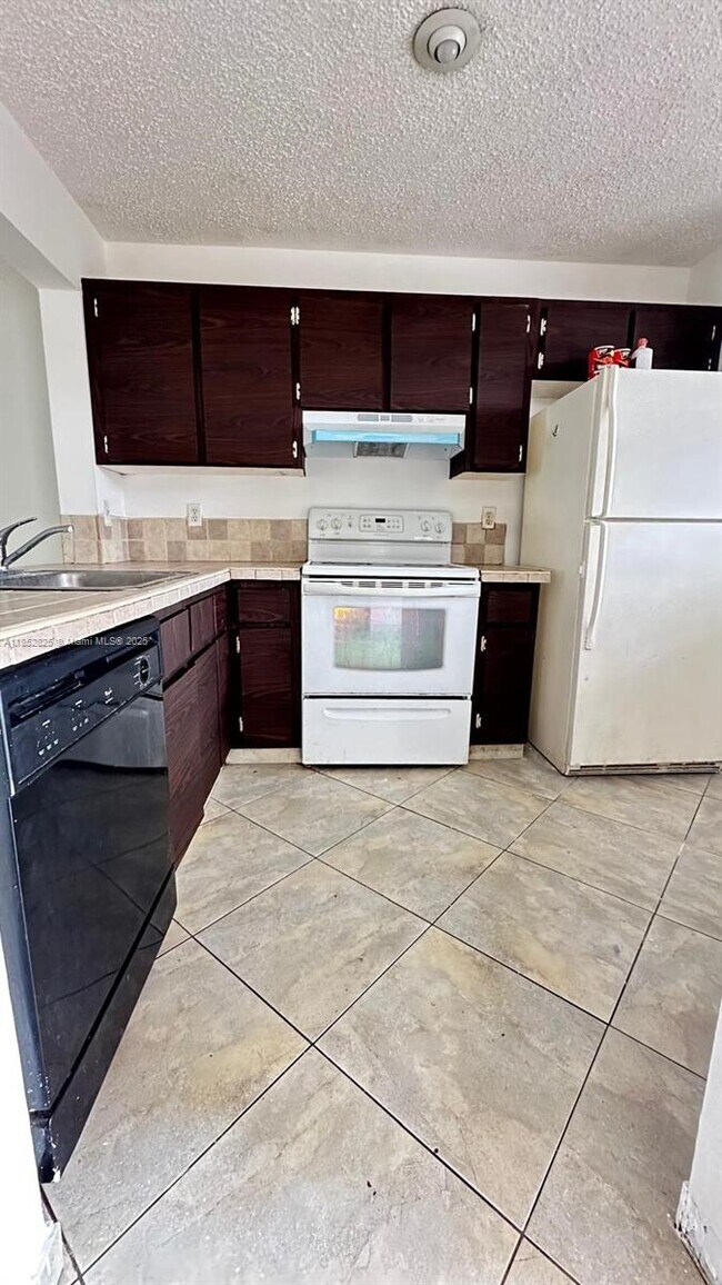 Foto del edificio - 20800 NE 8th Ct