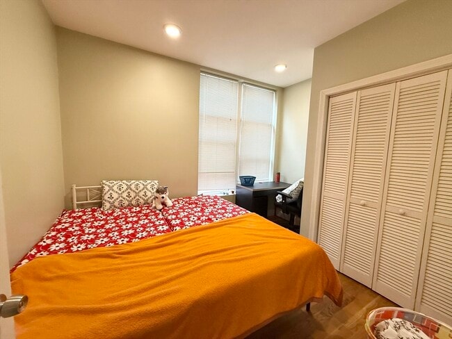 Foto del edificio - 299 Dudley St