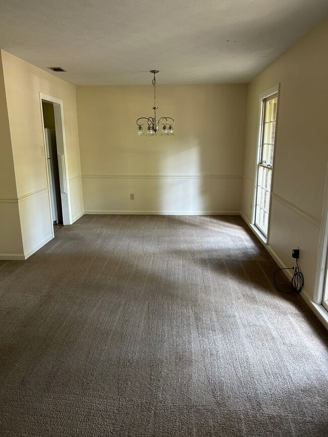 Building Photo - Southside Savannah -Windsor Forest West