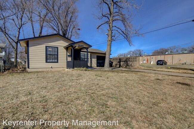 Building Photo - 3 br, 1 bath House - 2120 S Main St