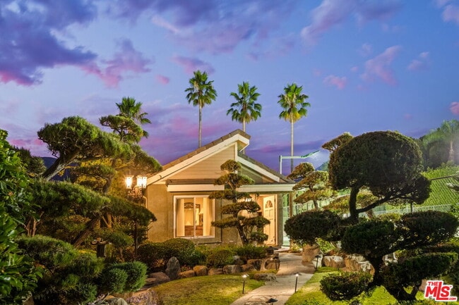 Foto del edificio - 1047 E Pomello Dr