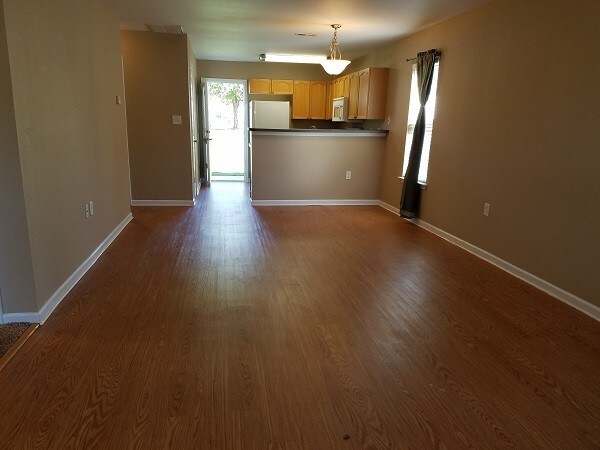 Building Photo - 1495 Harpers Inlet Dr