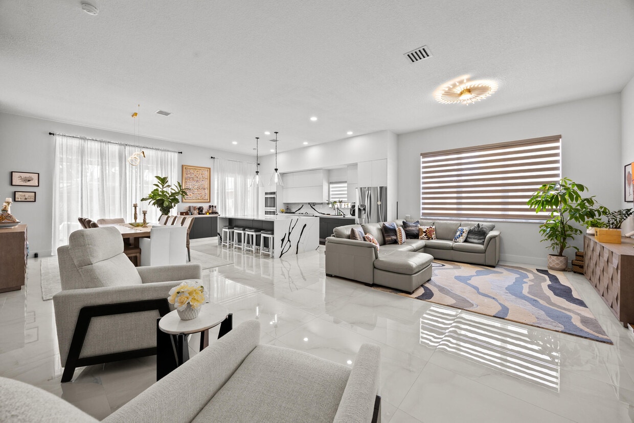 Foto principal - 7056 Lombardy St