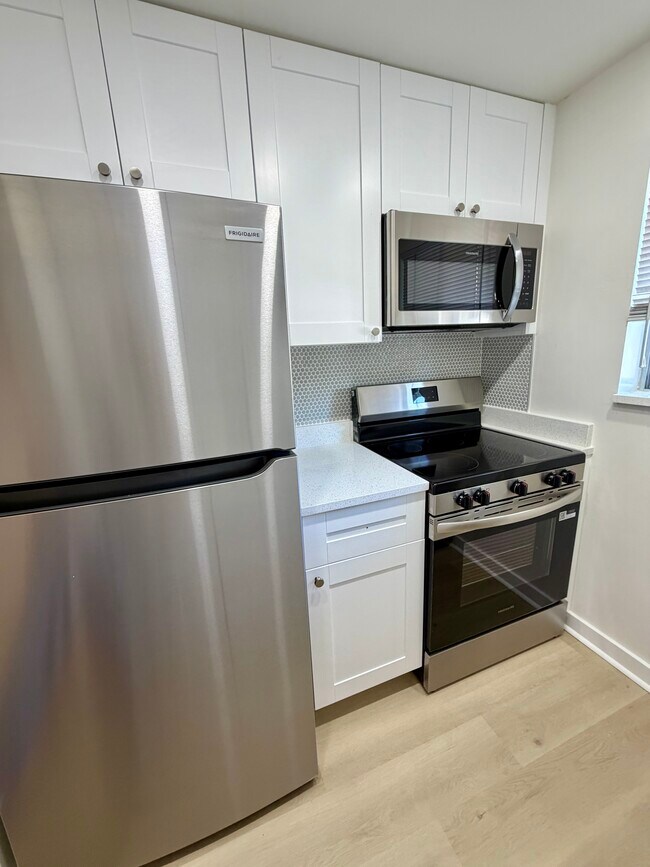 Kitchen - 306 E Ocean Ave