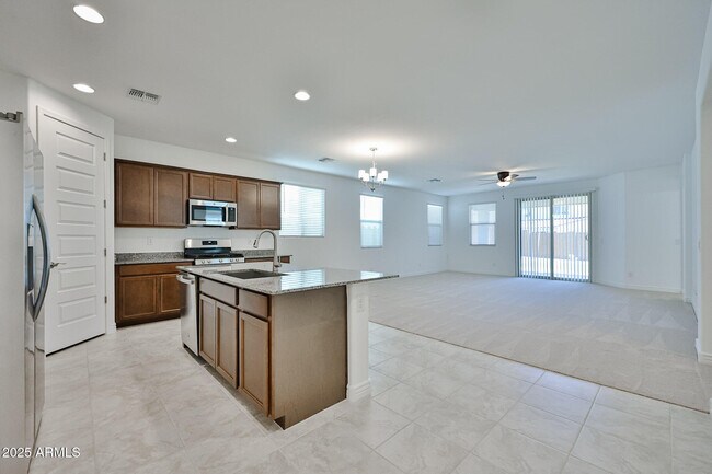 Foto del edificio - 8747 W Colter St