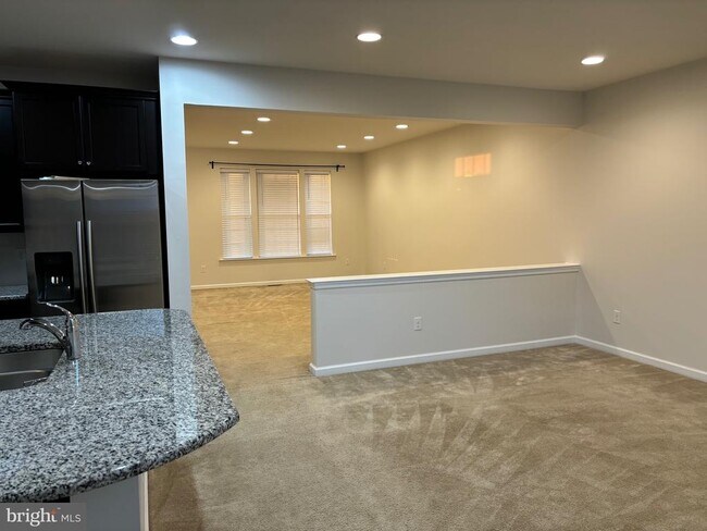 Building Photo - 297 N Bayberry Pkwy