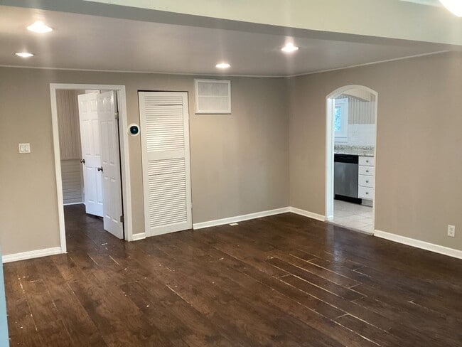 Foto del edificio - 7002 N Ralston Ave