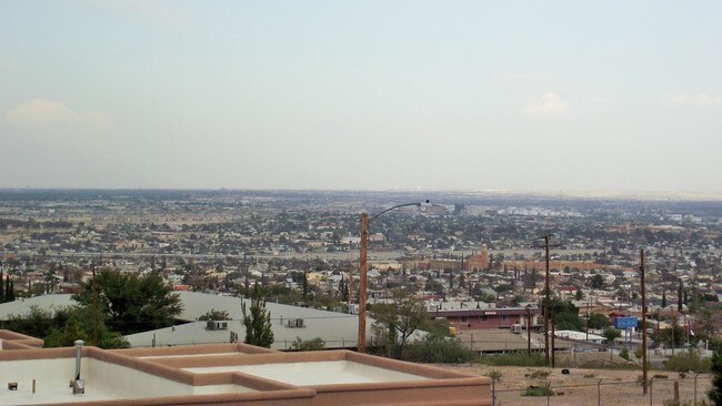 Foto del edificio - 2333 Morehead Ave