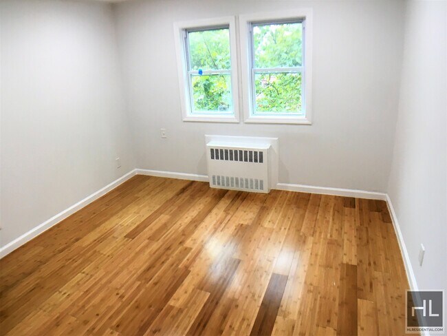 Foto del edificio - 717 E 58th St