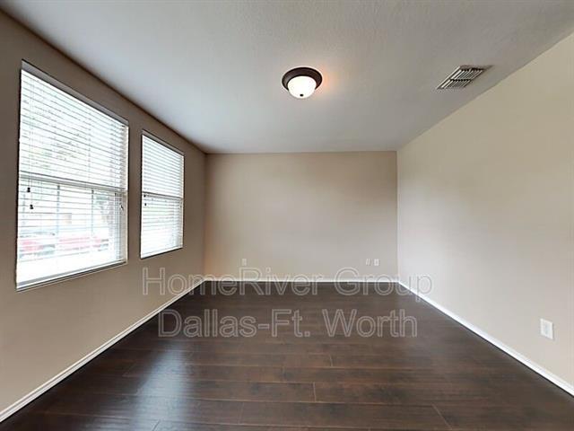Building Photo - 1322 Lamar Ln