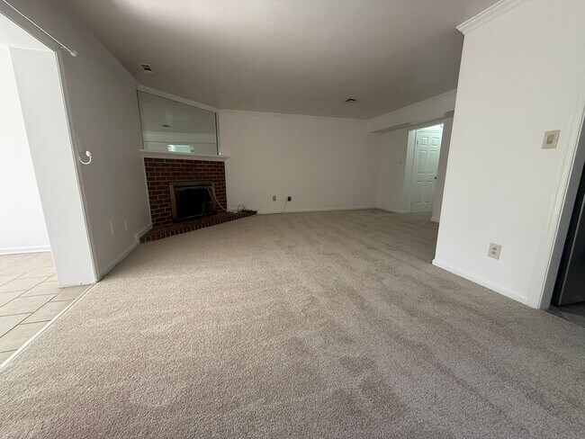 Foto del edificio - 921 Ewell Rd
