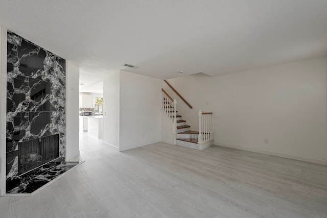 Foto del edificio - 2910 Grants Lake Blvd